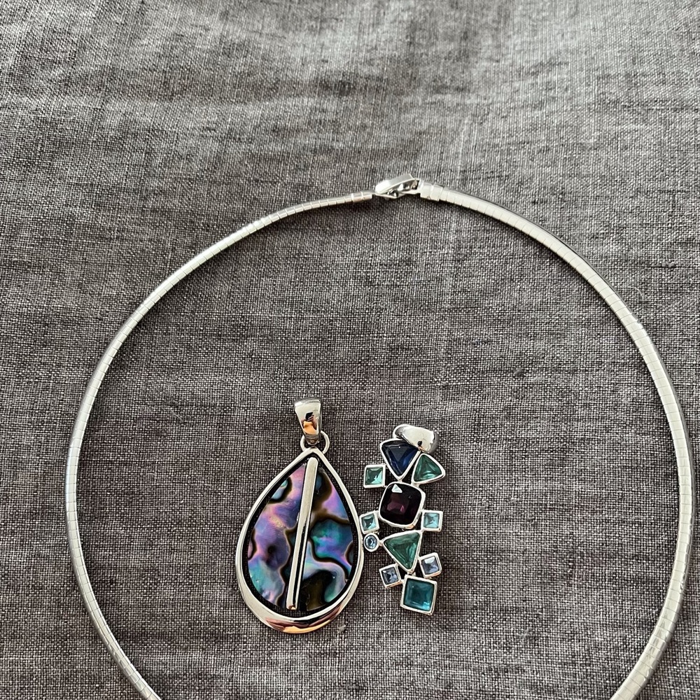 Necklace with two pendants. Pretty and stylish
